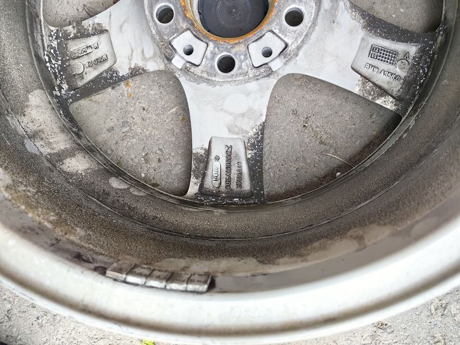 Продавам ляти джанти за BMW X3 X1 17цола.Цена 400евро.