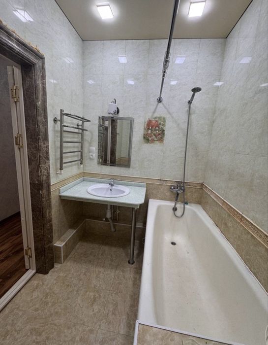 Код 886  Продам 3/4/4 ком квартиру куйлюк массив 4