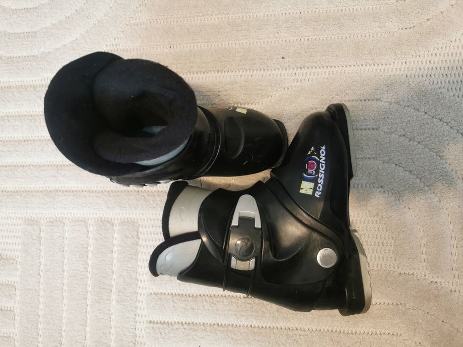 Clăpari copii mărimea 19  și mărimea 23.5