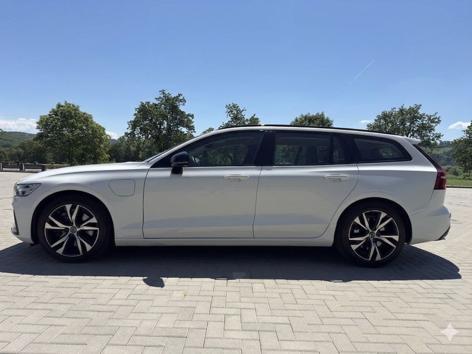 Volvo V60 T6 AWD Recharge 2021 346 CP 92.000 km cu factura, pretul include TVA cu factura pe PJ