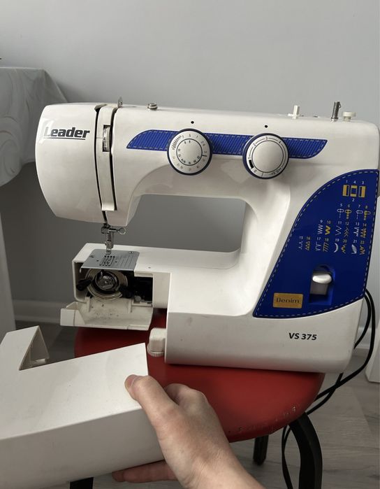 Швейная машина Leader