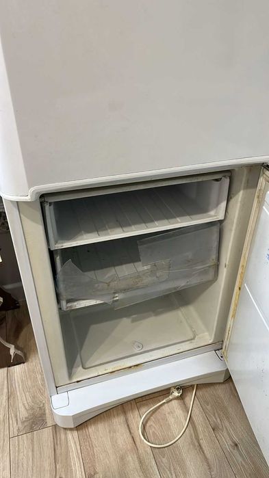 Продам Холодильник б/у