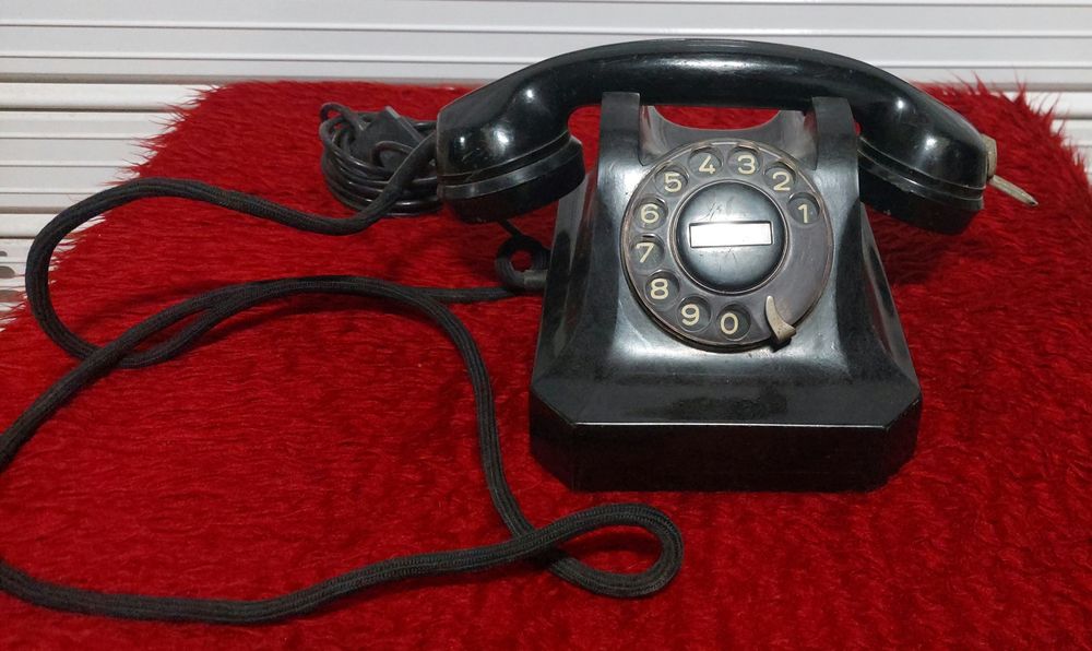 Ретро телефон червен 13 броя