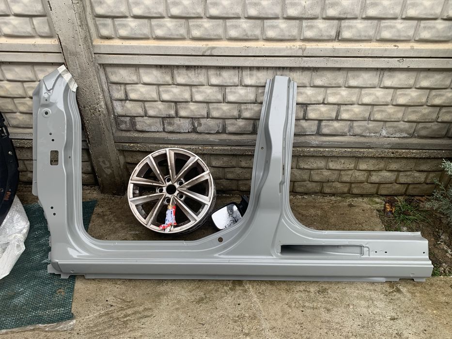 Prag dreapta Dacia Dokker /varianta persoane si marfa