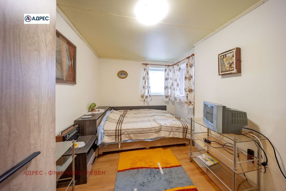 Къща в Ловеч, област-с.Бежаново площ 104 цена 28000