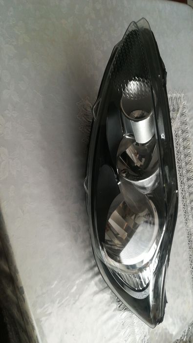 Фара левая Ford Fiesta