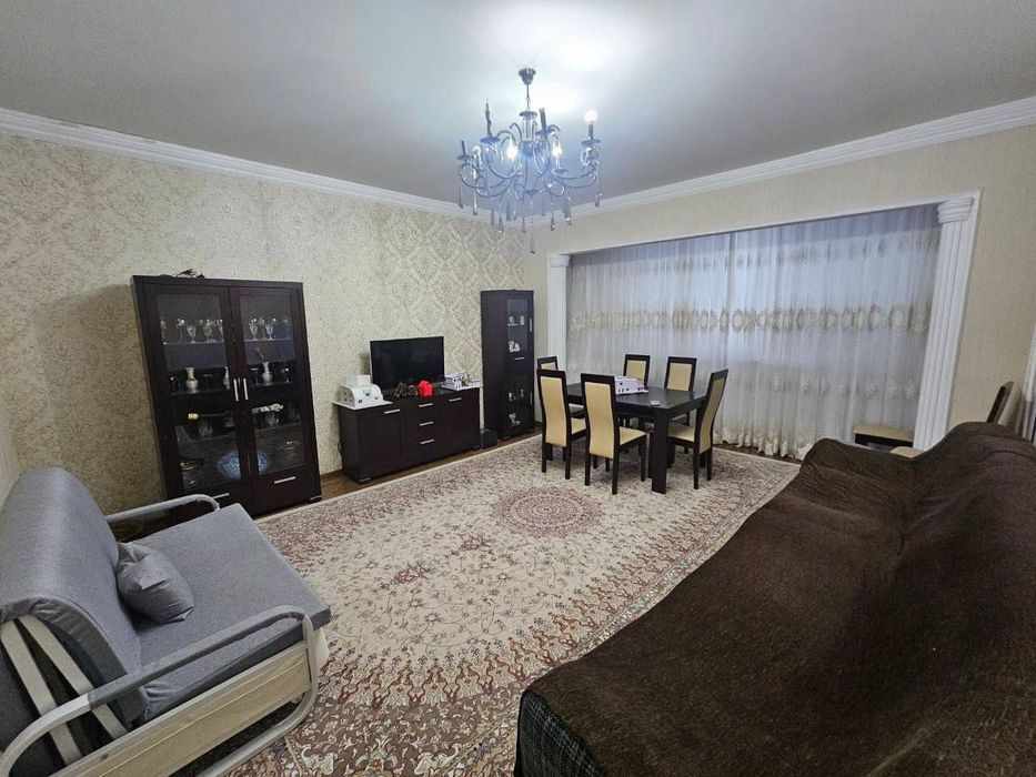 Квартира на Дружба Народов -Камолон ош 3/7/9 общ пл 72м