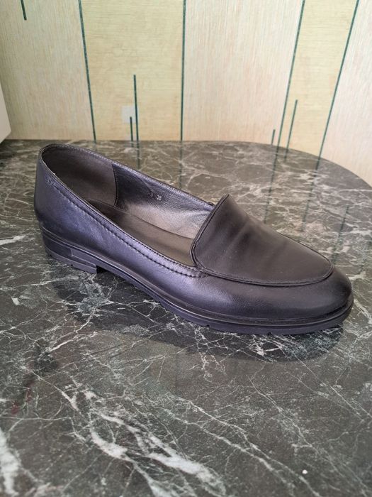 Продам лоферы не дорого.