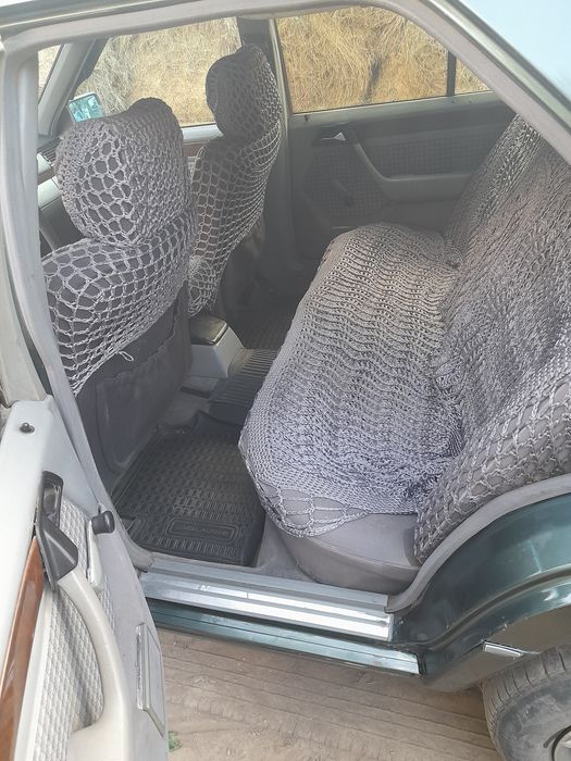 Mercedes-Benz 124