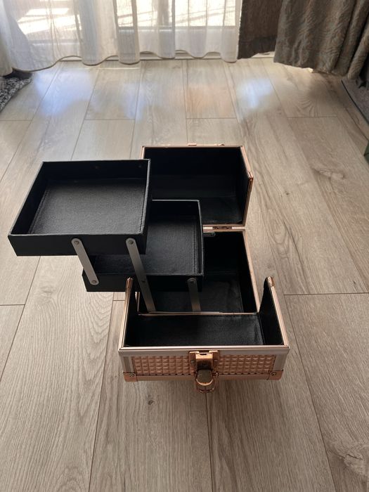 geantă încăpătoare make-up