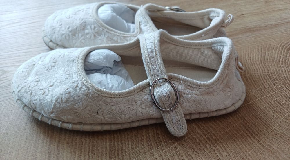 Детски сандали Crocsи пантофи Zara бежово 28/29 размер