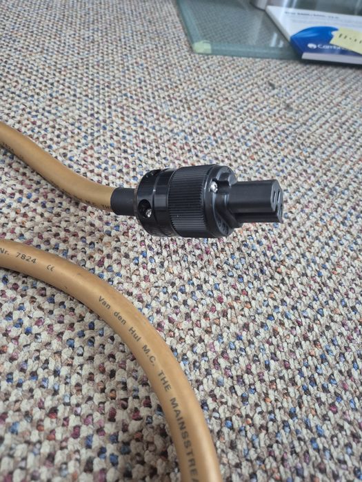 Van den Hul The Mainsstream Hybrid cablu curent High End