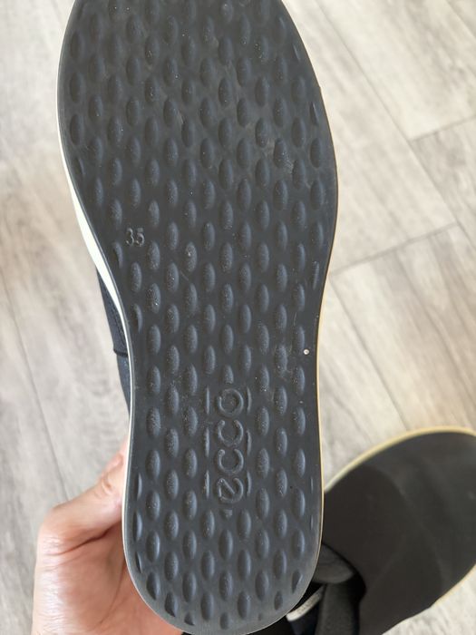 Продам женские слипоны 35 р
