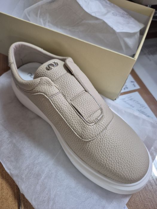 Продам женскую обувь