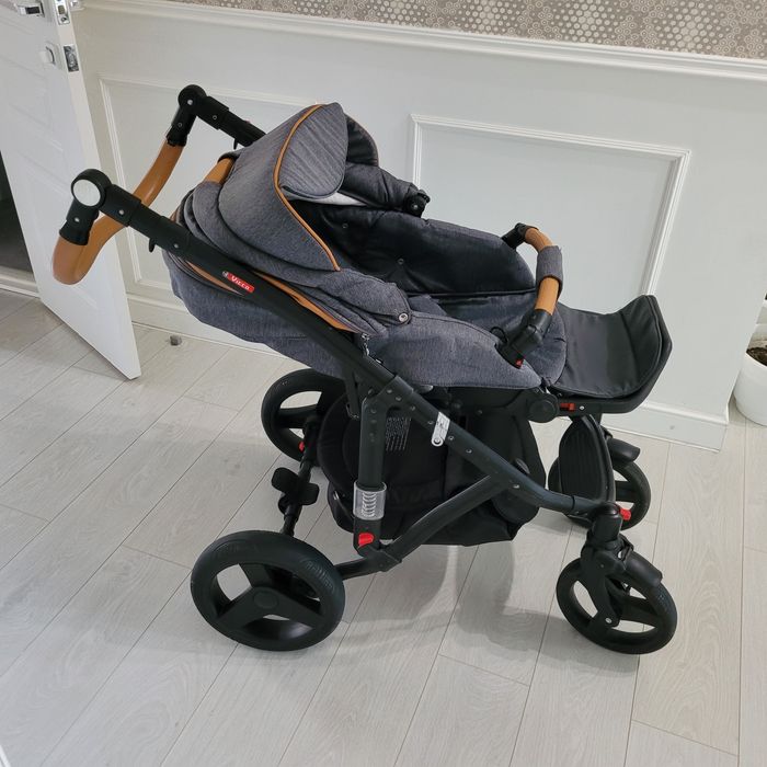 Продам коляску Adamex Vicco 3 в 1