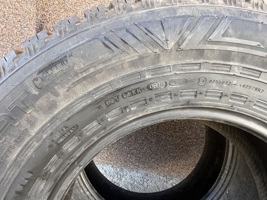 Чисто нови гуми за джип