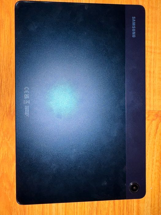 Samsung galaxy tab 9 + 2 HUSE + 1 TASTATURA + 1 PENCIL