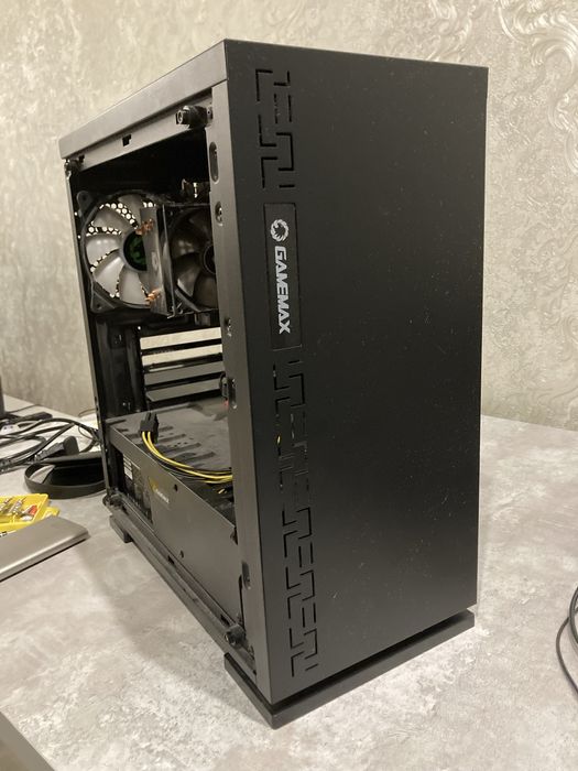 Компьютер без видеокарты и жесткого диска