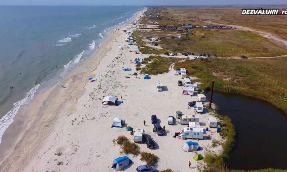 Teren de vanzare Vadu, prima linie 5000mp - drum de acces pe plaja