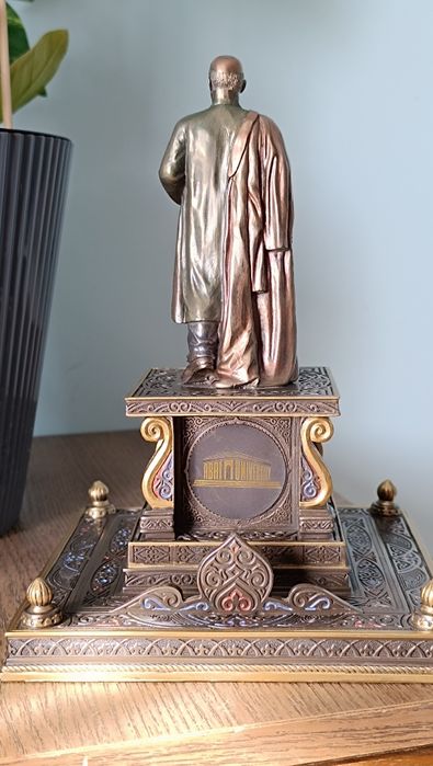 Настольные часы Абай