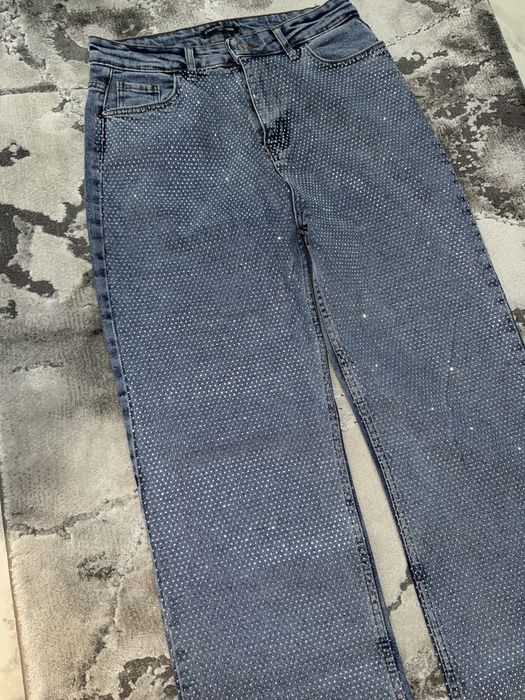 Дамски дънки с камъни