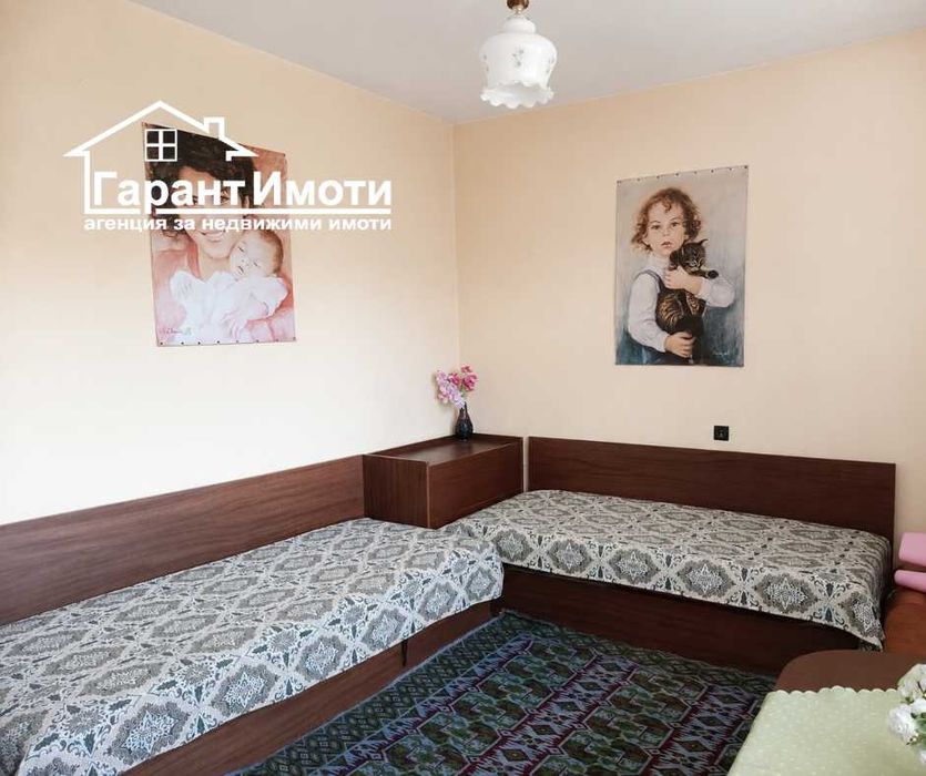 Етаж от къща - център Габрово продава