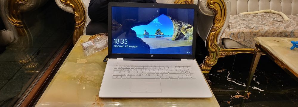 Лаптоп Notebook HP 17,9 инч