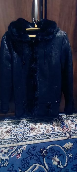 Продам дубленку черного цвета размер 54