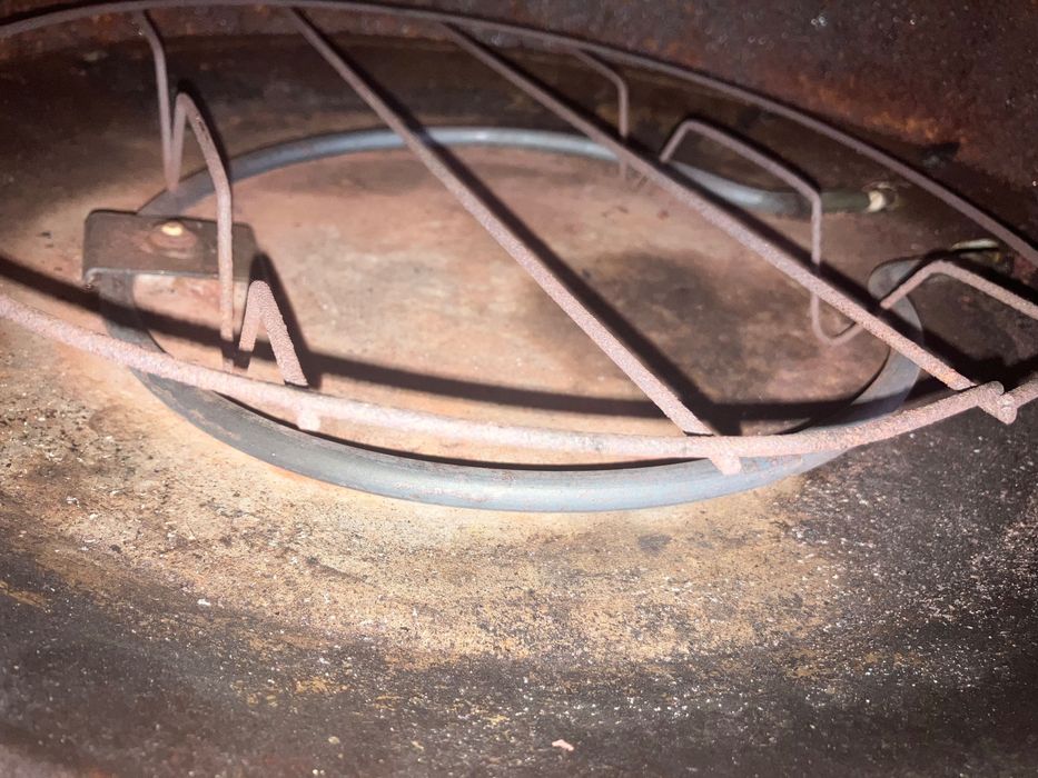 Фурна,преносима.Кръгла форма,с тава42см