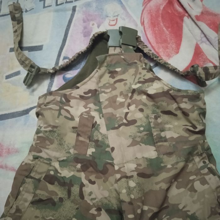 Продам камуфляжный комбинезон(ватник)