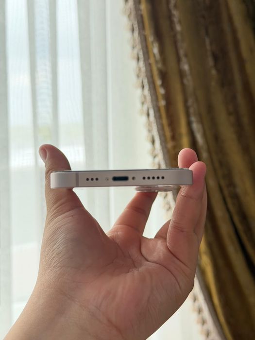 Продам iPhone 13, 128 ГБ