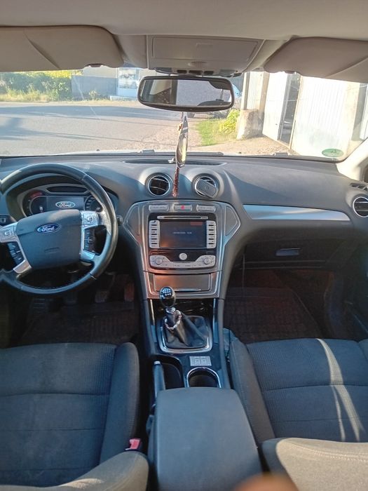 Vând Ford mondeo mk4