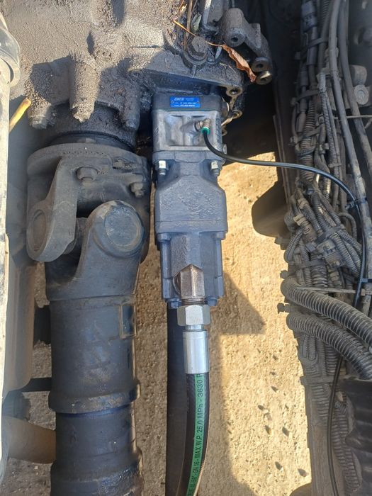 Chit hidraulic basculare