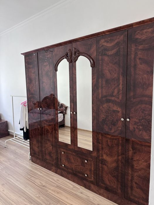 Спальный гарнитур