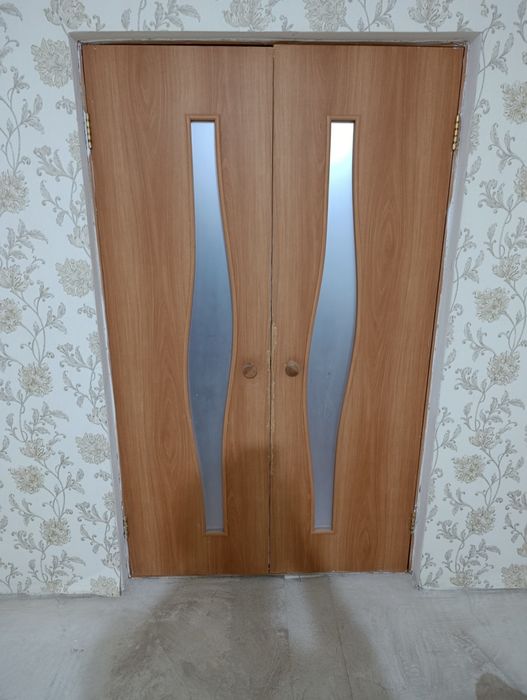 Продам двери б/у.