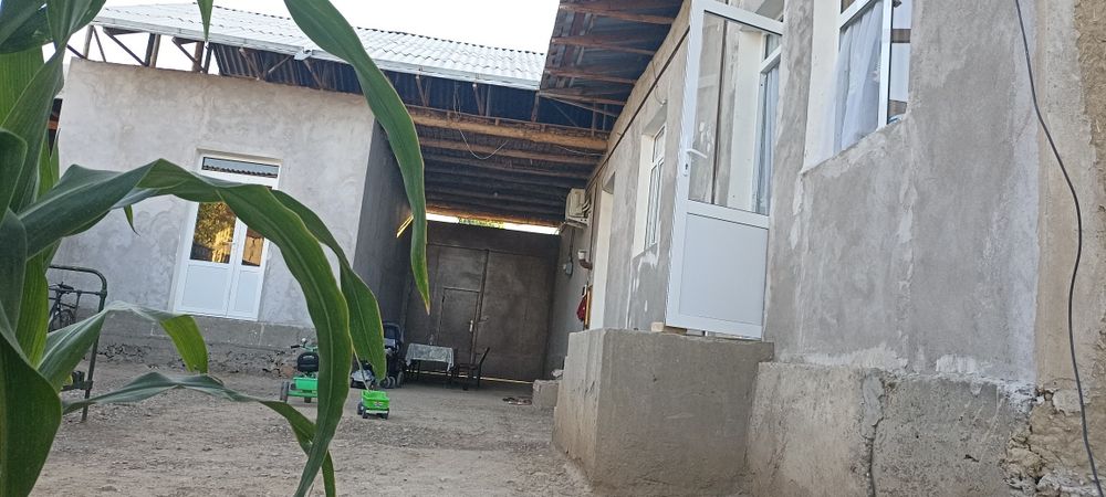 Jizzax Sharof Rashidov NURAFSHON MFY da joylashgan xovli sotiladi .