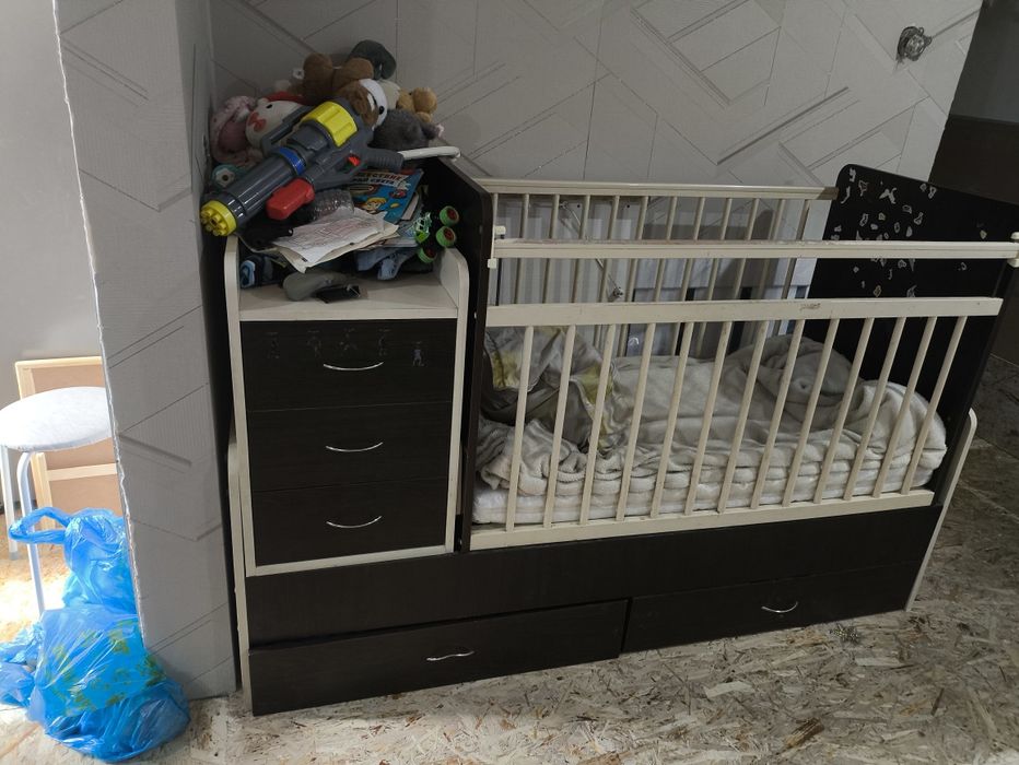 Детская кроватка