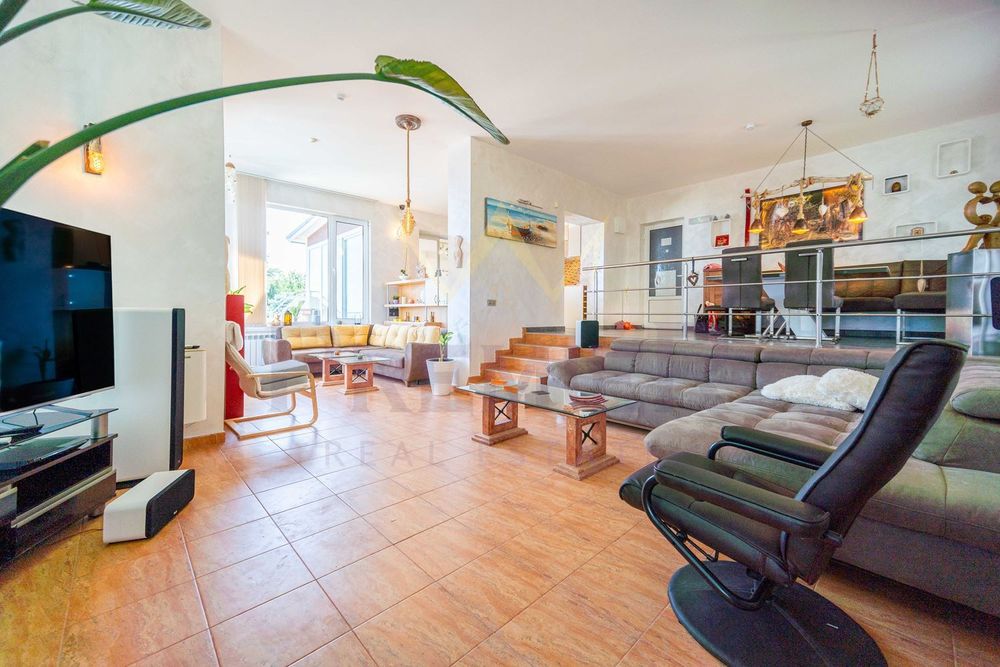 Дава се под наем Къща в Балчик - 380 кв.м за 598.23 € - Снимка #4