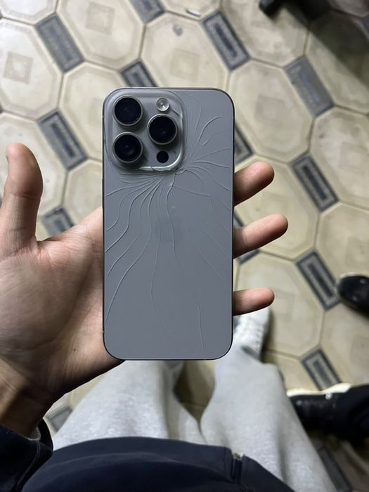 Iphone 15 pro 84% acb
