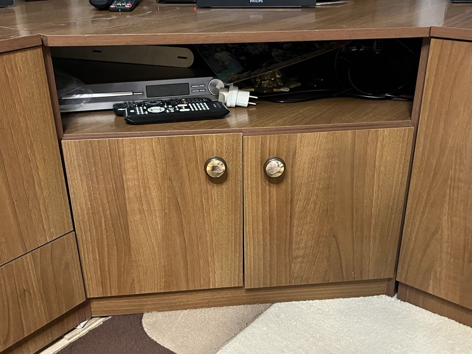 тумба угловая под телевизор