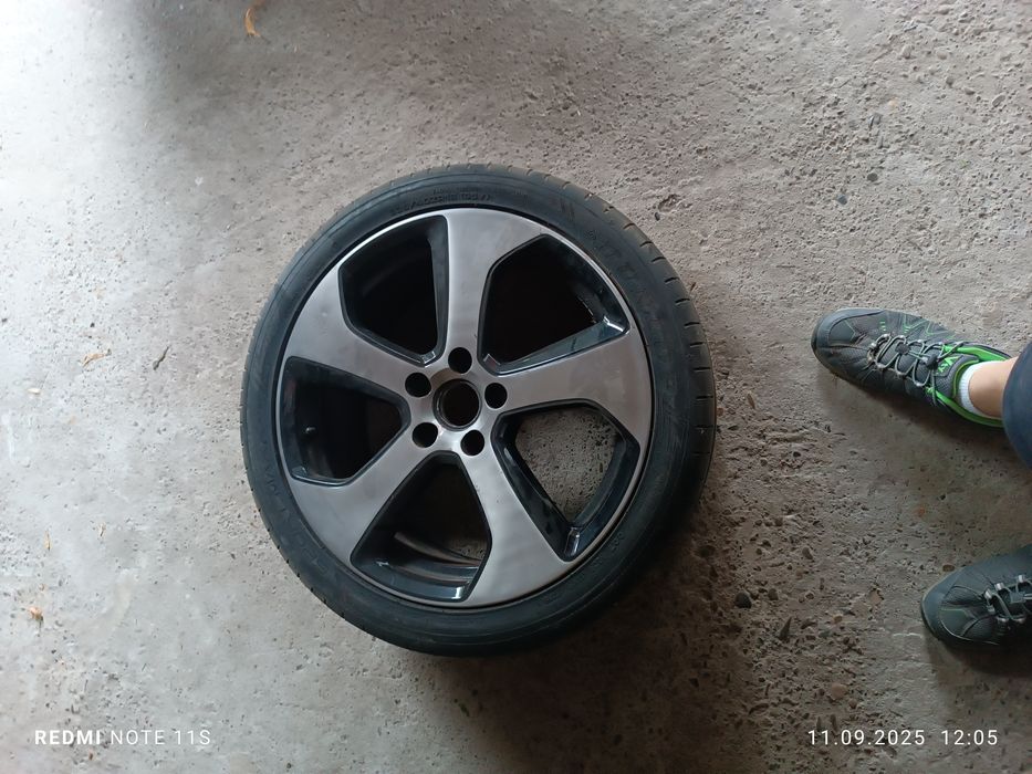 Vând jante complete r18