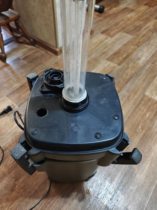 Продам внешний фильтр с лампой ультрафиолетового излучения.