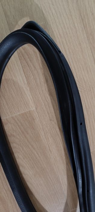 Уплотнитель двери задний Акцент.