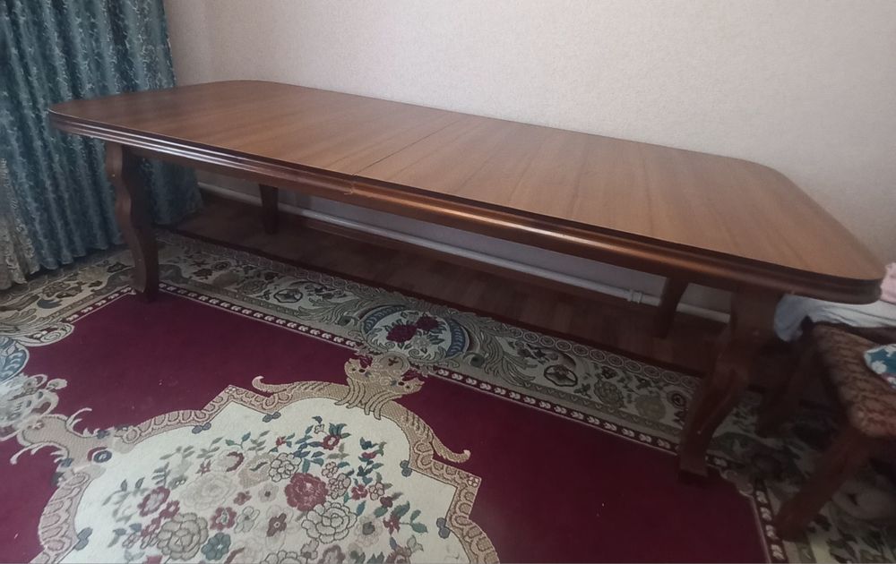 Продается стол большой