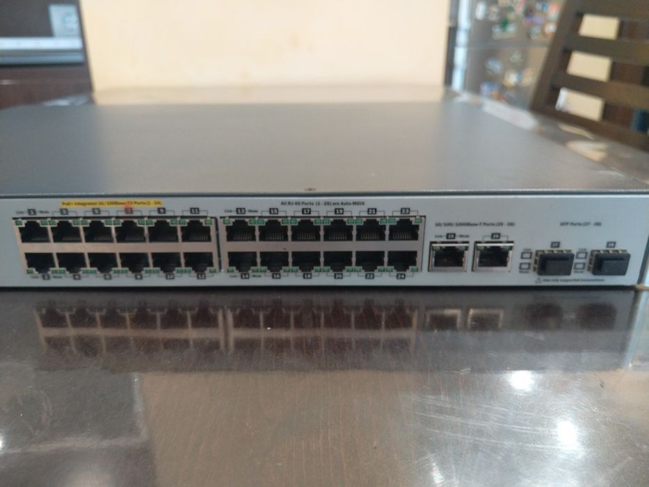HP Aruba 2530-24-PoE+ Switch (J9779A) суич интернет рутер