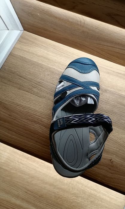 Дамски спортни сандали