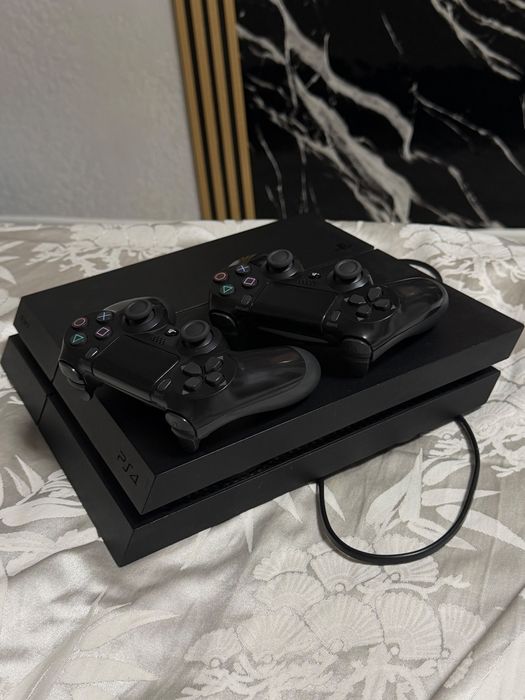 Playstation 4 в отличном состоянии