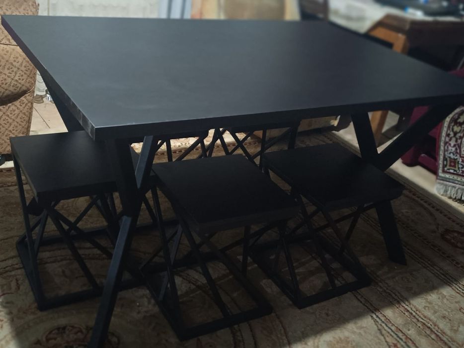 Кухонный стол комплект