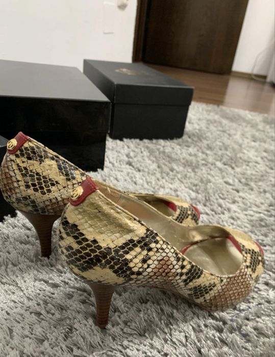 Pantofi piele Guess !