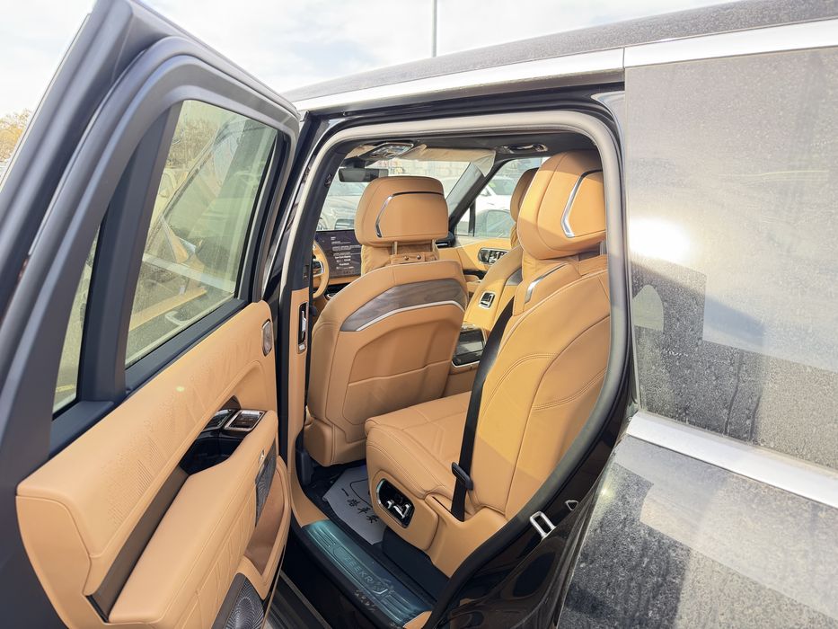 Zeekr 9 x Hyper  va Zeekr 9 X Ultra